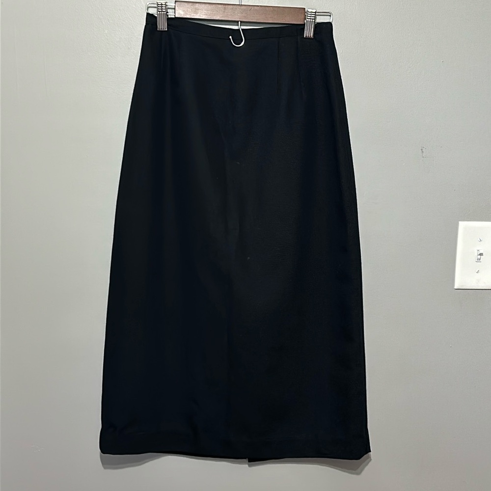 Lloyd New York Black Skirt, Back Slit, Back Zipper & Button, Lined, Size 8
